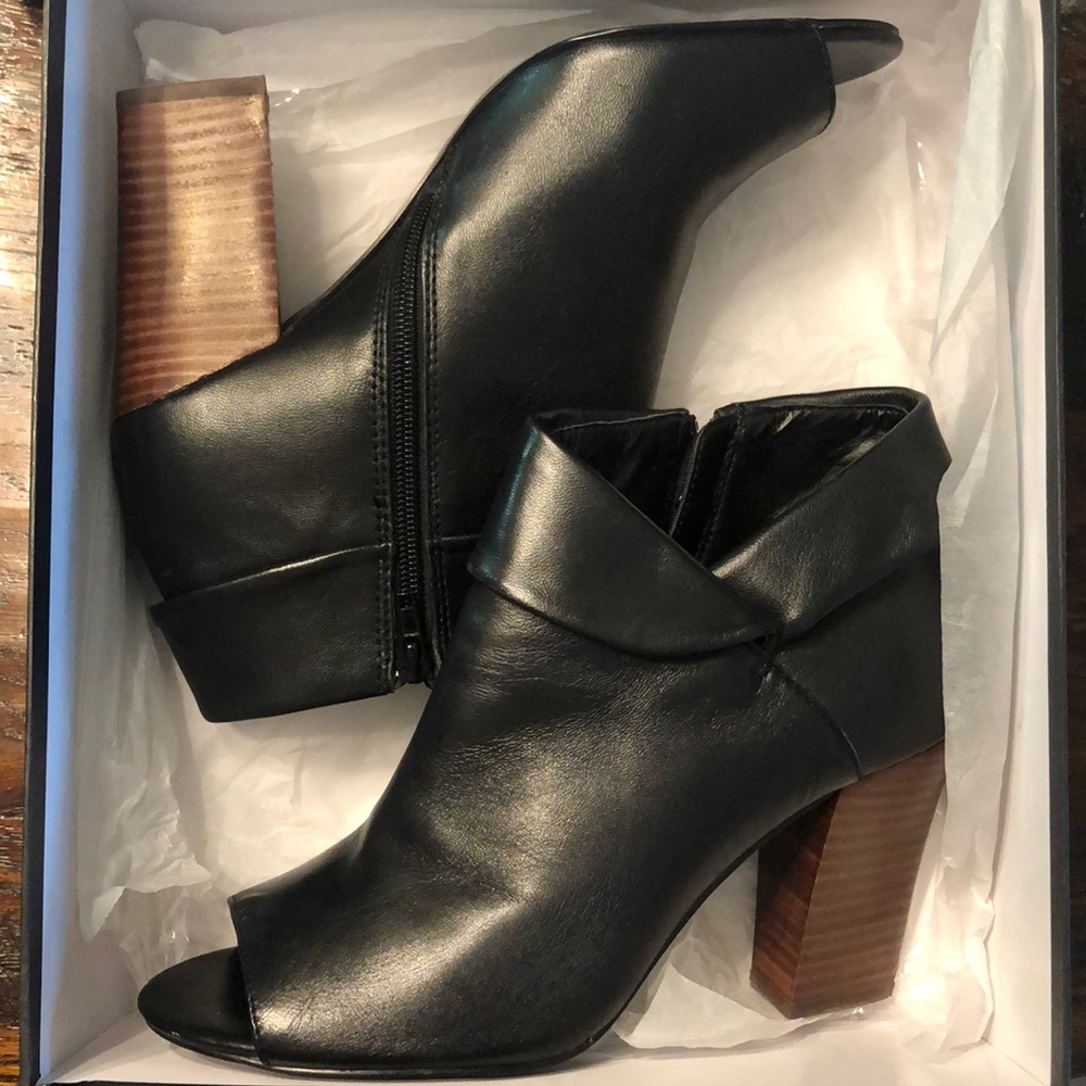 Nine West peep toe booties with side zipper